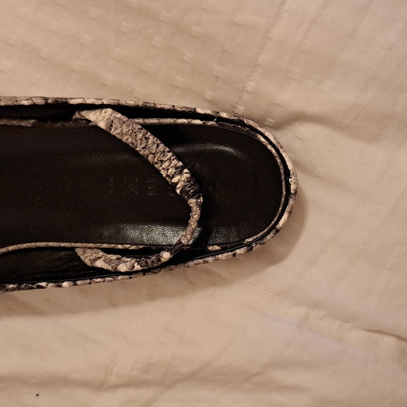 M Gemi snakeskin ballet flats w/ squared off toe 39 (8.5) - Picture 12 of 12